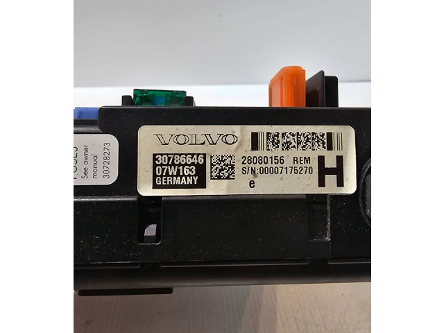 Блок предохранителей 30786646, 07W163 Volvo S60
