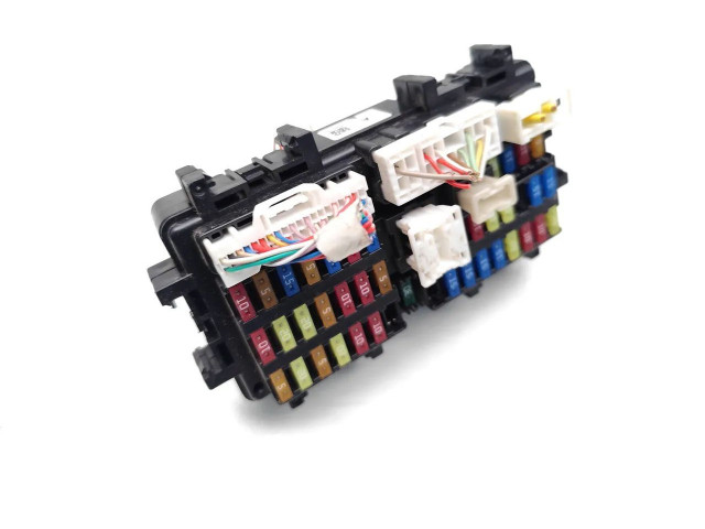 Блок предохранителей Infiniti Q50