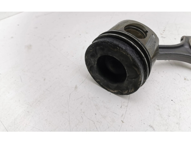 Генератор 0125711028, A0009063322   Mercedes-Benz A W176 2.1     