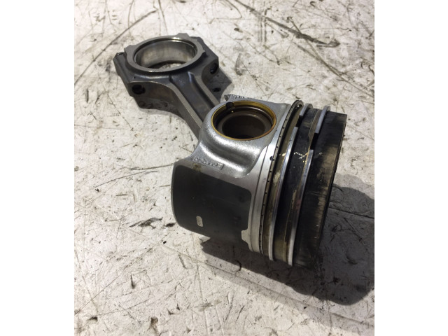  Поршень с шатуном  RFGK206205BA, 2377010480  Ford Transit Custom  