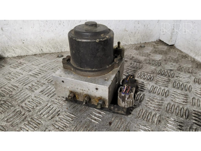 Блок АБС 4451060020, 221111022137   Toyota  Land Cruiser (J100)  1998-2007 года