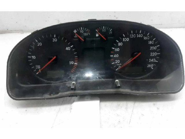 Панель приборов 3B0919860V   Volkswagen PASSAT       