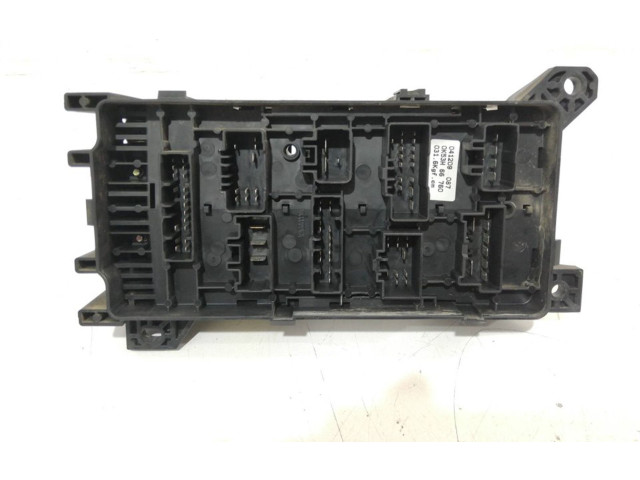 Pojistková skříňka OK53H66760 KIA Carnival 2005