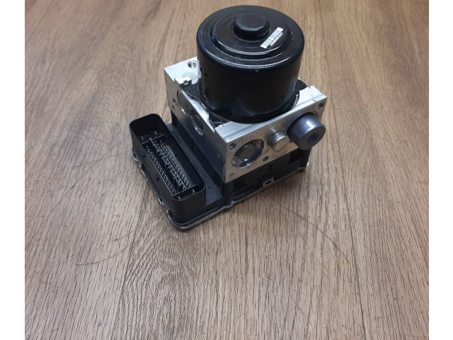 Jednotka ABS 7P0614517R Volkswagen Touareg II 2015