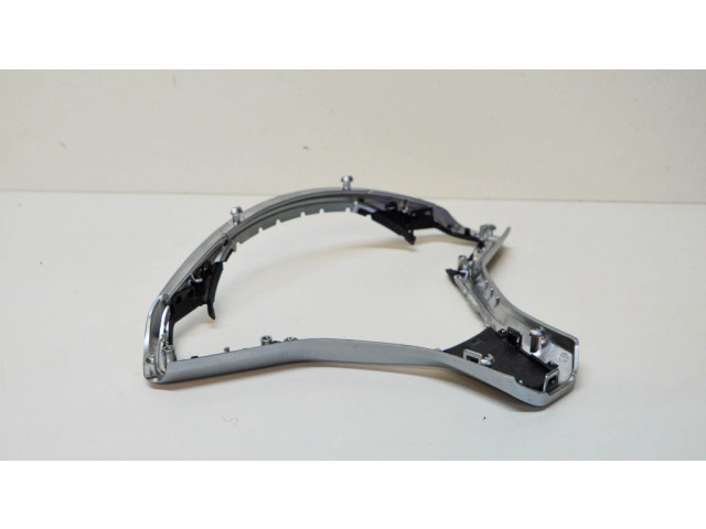 Отделка вокруг крышки топливного бака