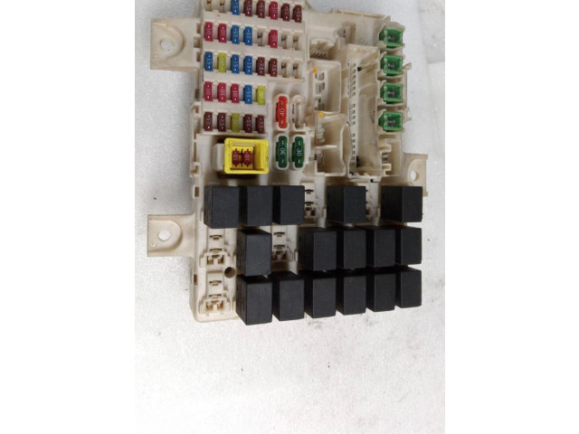 Блок предохранителей MN108319 Mitsubishi Colt