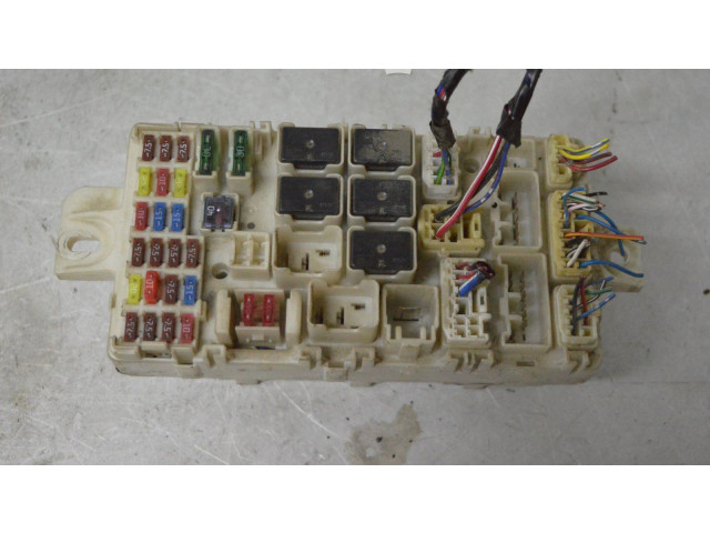 Блок предохранителей Mitsubishi L200