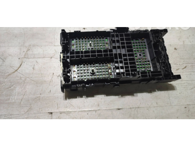 Блок предохранителей Jeep Cherokee