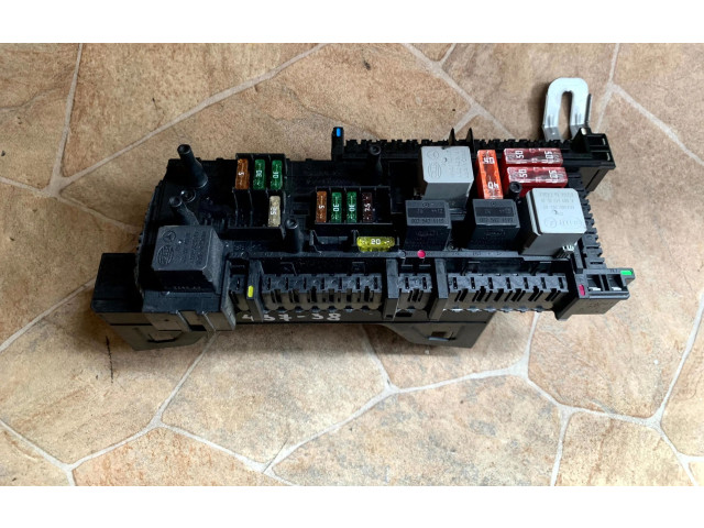 Pojistková skříňka 016706581 Mercedes-Benz C W204 2012