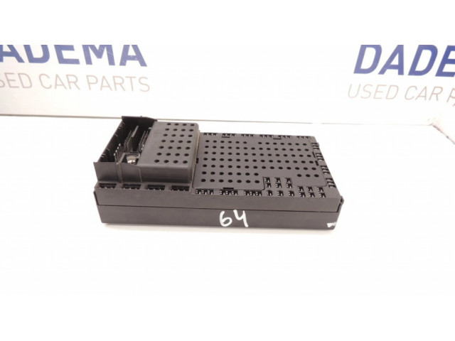 Блок предохранителей 30679527, D64   Volvo XC70    