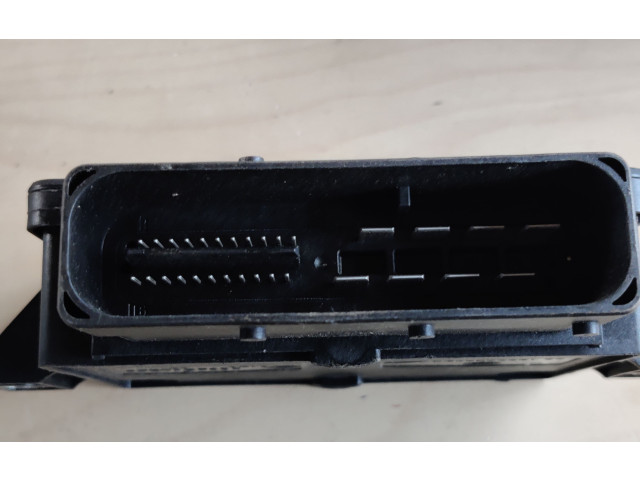 Блок управления двигателем Блок управления EJ322C491AB   Land Rover Evoque I