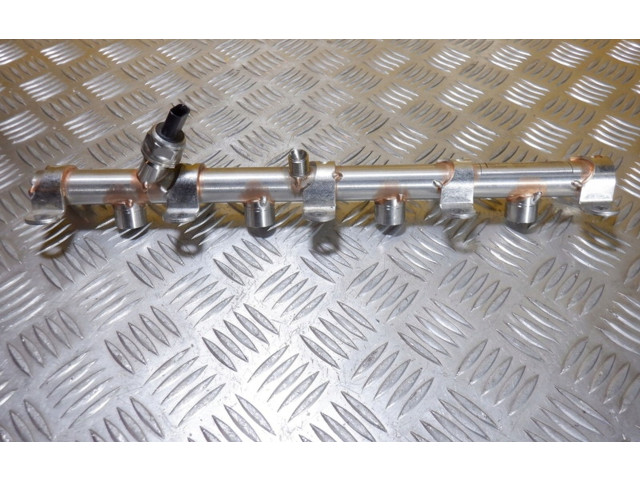 Vstřikovací lišta 0P2133316A Audi A8 S8 D5