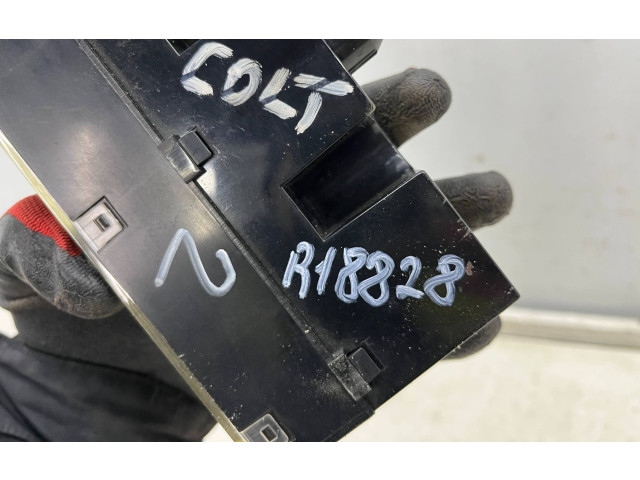 Дисплей 69137865 Mitsubishi Colt