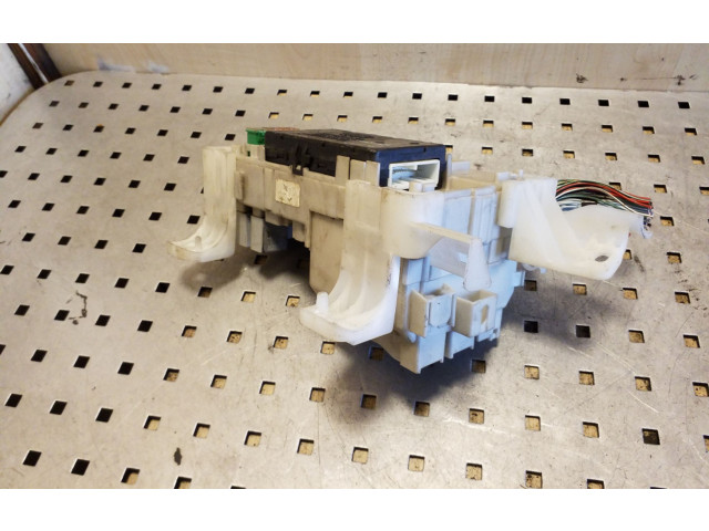 Блок предохранителей 8264102060, MB2323008531   Toyota Corolla E120 E130    