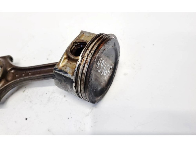 Поршень с шатуном Volvo V70