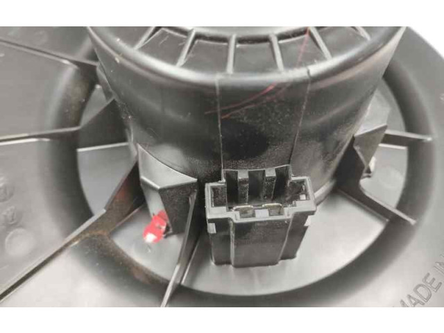 Вентилятор печки 6R1819015A Skoda Fabia Mk3 (NJ)