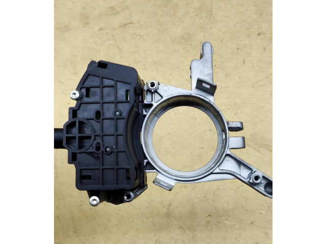 Ручка стеклоочистителей A2035450210 Mercedes-Benz C W203