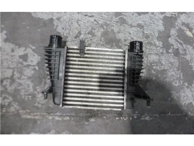 Интеркулер  8200471885   Renault Clio III 