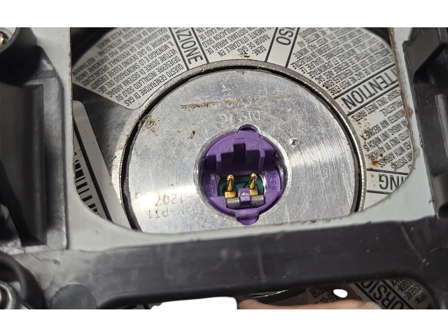 Подушка безопасности водителя 61662050D, 1Z0880201T Skoda Octavia Mk2 (1Z)