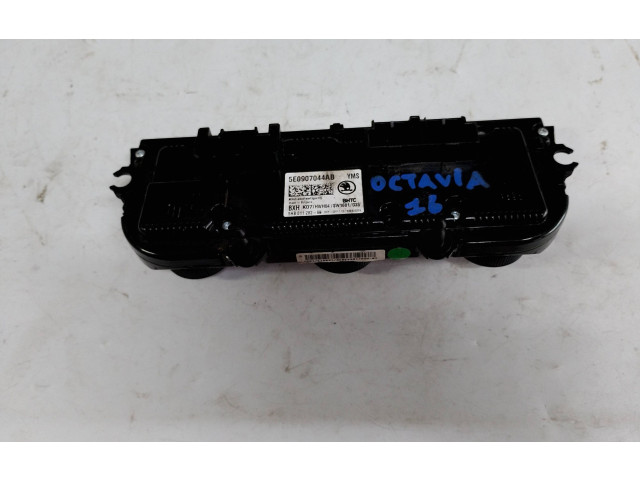 Блок управления климат-контролем 5E0907044AB Skoda Octavia Mk3 (5E)