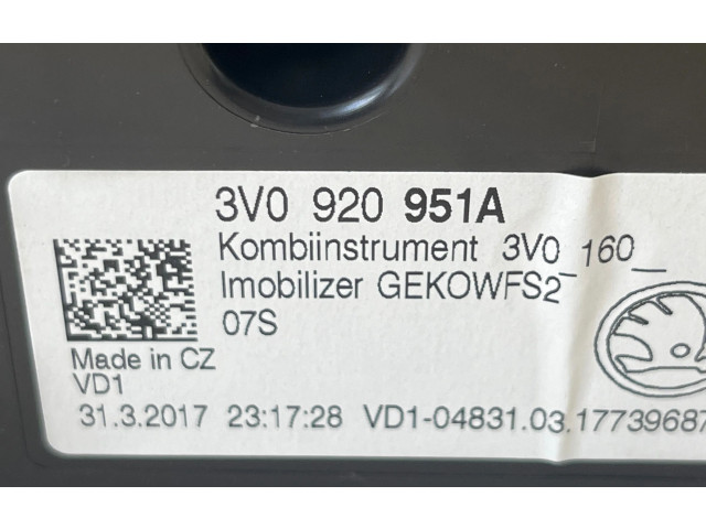 Панель приборов 3V0920951A, 3V0160   Skoda Superb B8 (3V)       