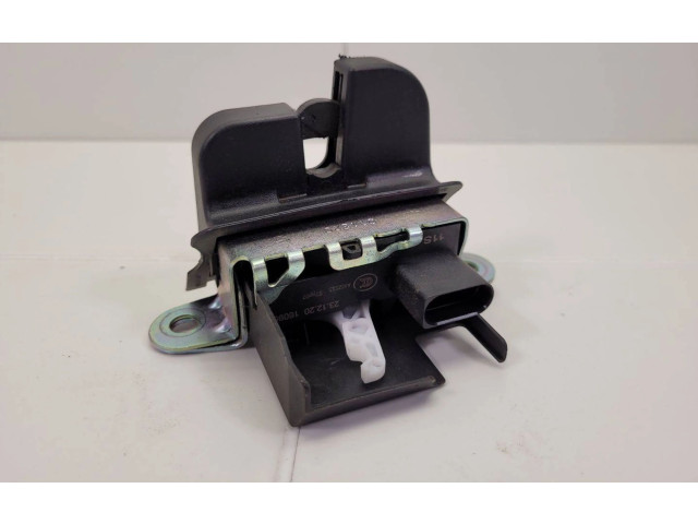 Замок багажника 2G6.827.505.B    Volkswagen Polo 2002 - 2005 года