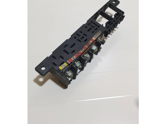 Блок предохранителей  8L0941822A, 890083000   Audi A6 S6 C5 4B    