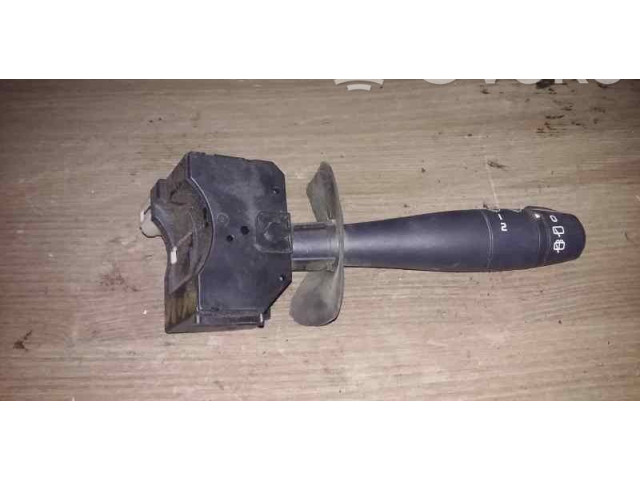 Ручка стеклоочистителей Renault Clio III