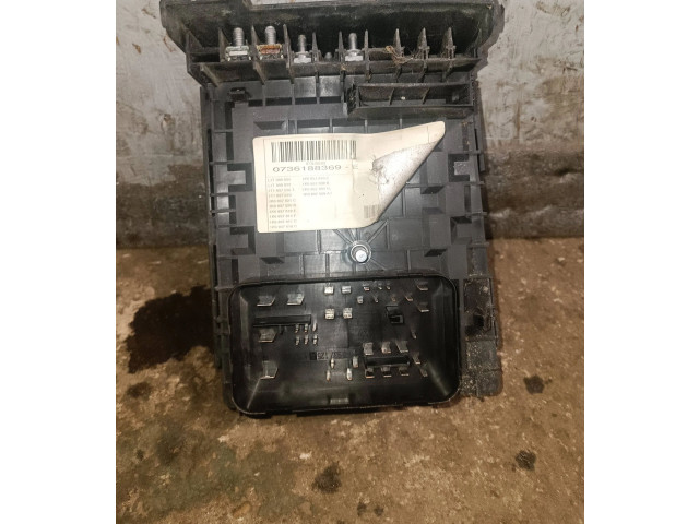 Блок предохранителей 1t1937821c Volkswagen Touran I