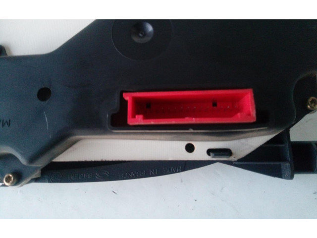 Спидометр (приборный щиток)    Renault Clio II   