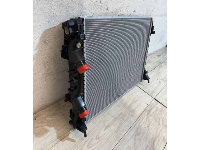 Радиатор интеркулера     670030844    Maserati Levante 