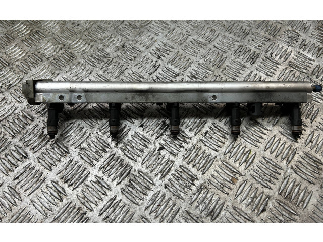 Топливная рампа 31251447   Volvo V50  