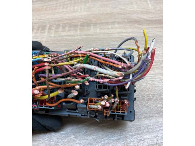 Pojistková skříňka 9459081380 Peugeot 406 1996