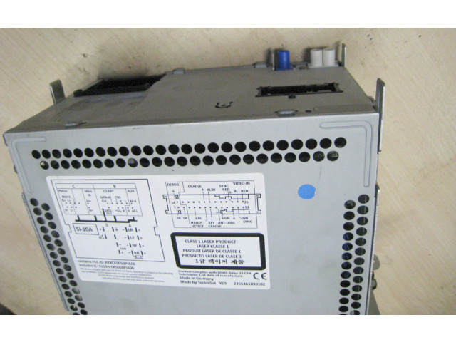 Радио/ проигрыватель CD/DVD / навигация