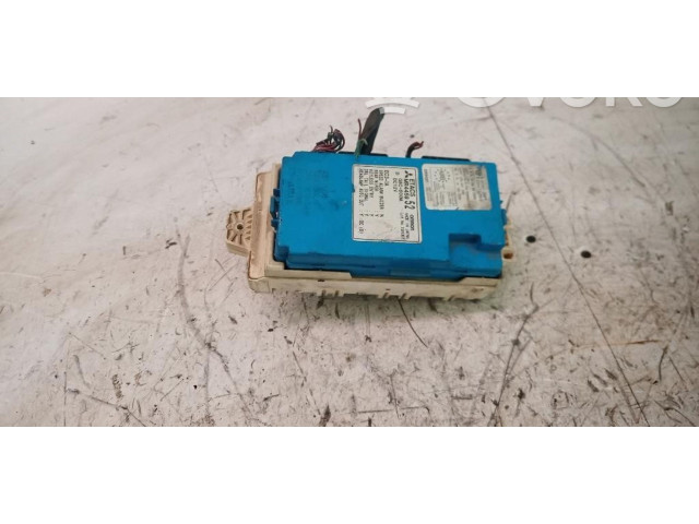 Pojistková skříňka MR445952, 4M41 Mitsubishi Pajero 1