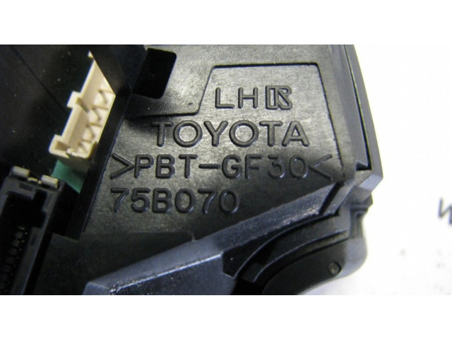 Кнопки рулевого колеса