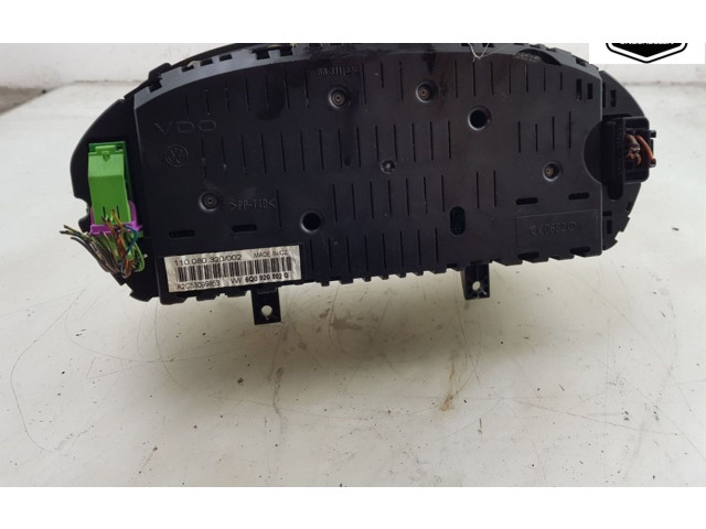 Панель приборов    Volkswagen Polo       