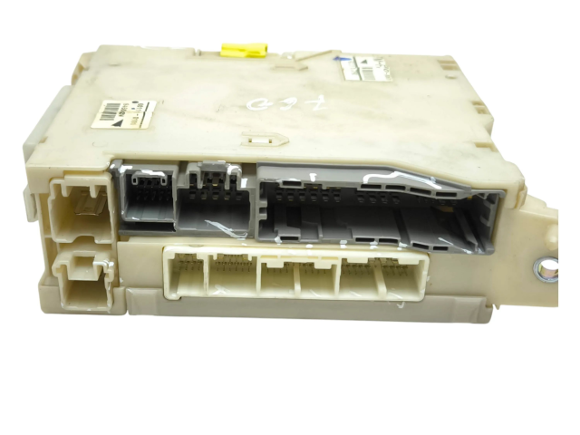   Pojistková skříňka 8273030631   Lexus GS 300 350 430 450H 2007