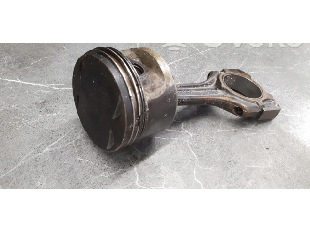 Píst 10401 Mercedes-Benz E W124