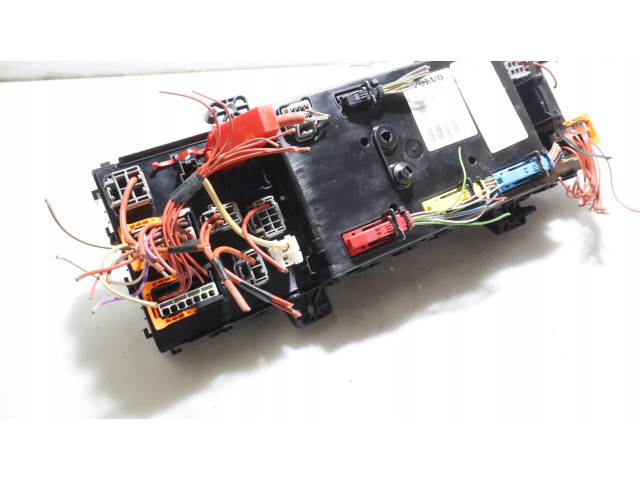 Блок предохранителей     Volvo S60    