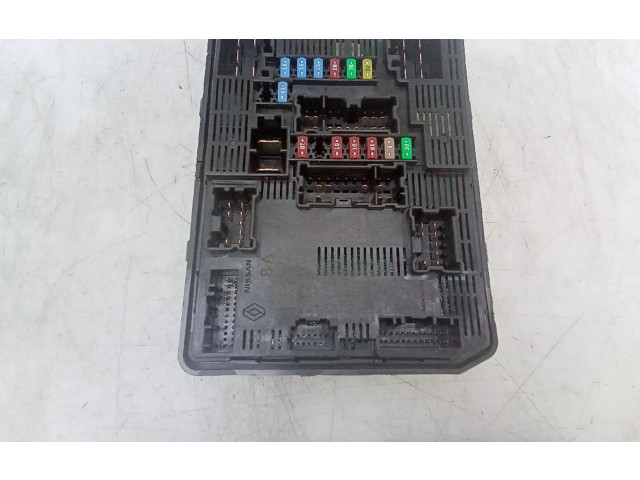 Блок предохранителей 284b64435r Dacia Sandero