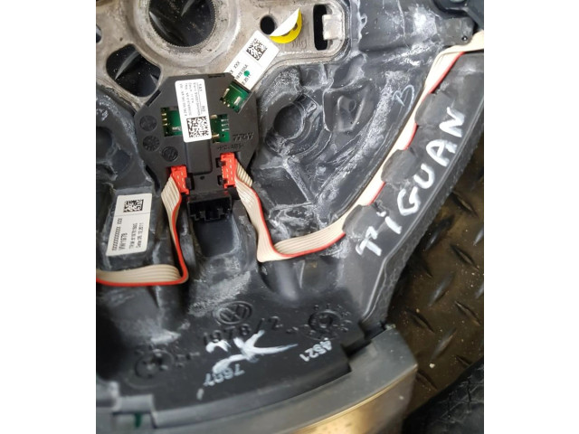 Volant Volkswagen Tiguan 2012   