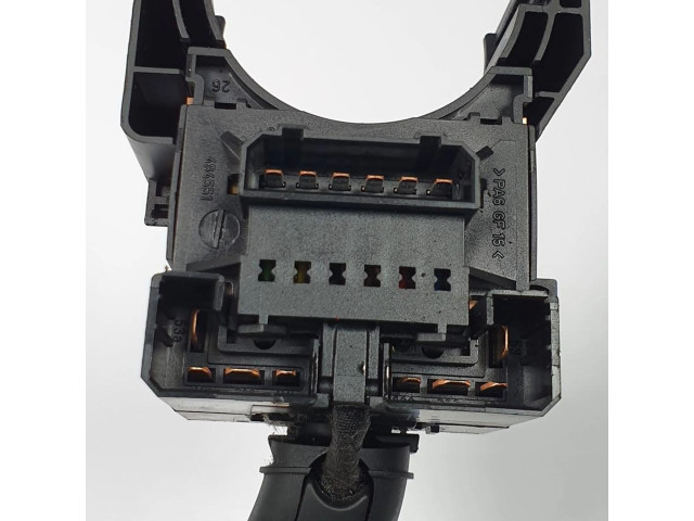 Ручка стеклоочистителей 4B0953503G   Audi TT Mk1