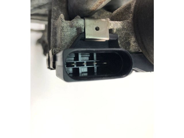 Моторчик дворников 31333456    Volvo V70