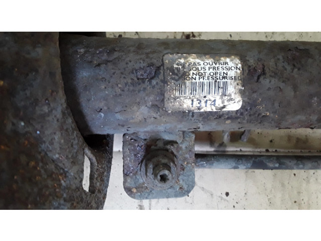 Передний амортизатор с пружиной