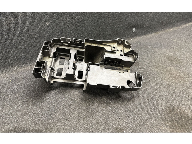 Pojistková skříňka Ford Explorer VI 2021