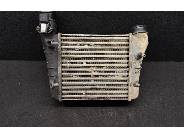 Интеркулер  8E0145805AA, 038906051C   Audi A6 S6 C5 4B 