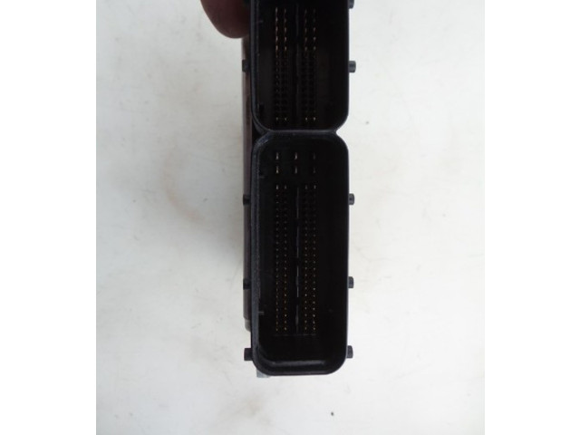 Блок управления впрыском Audi RS3 8PA