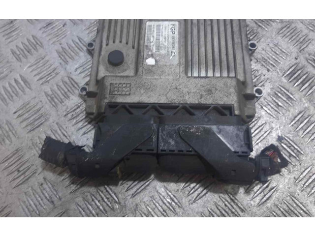 Блок управления двигателем Блок управления 55196352ZJ   Opel Combo C