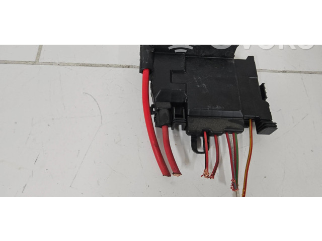 Блок предохранителей 30659092, K067R Volvo S60